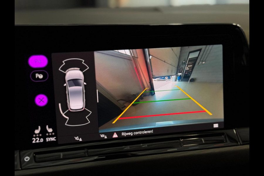 Volkswagen Golf 1.5 eTSI Style DSG | IQ LIGHT | CAMERA | SFEERVERLICHTING