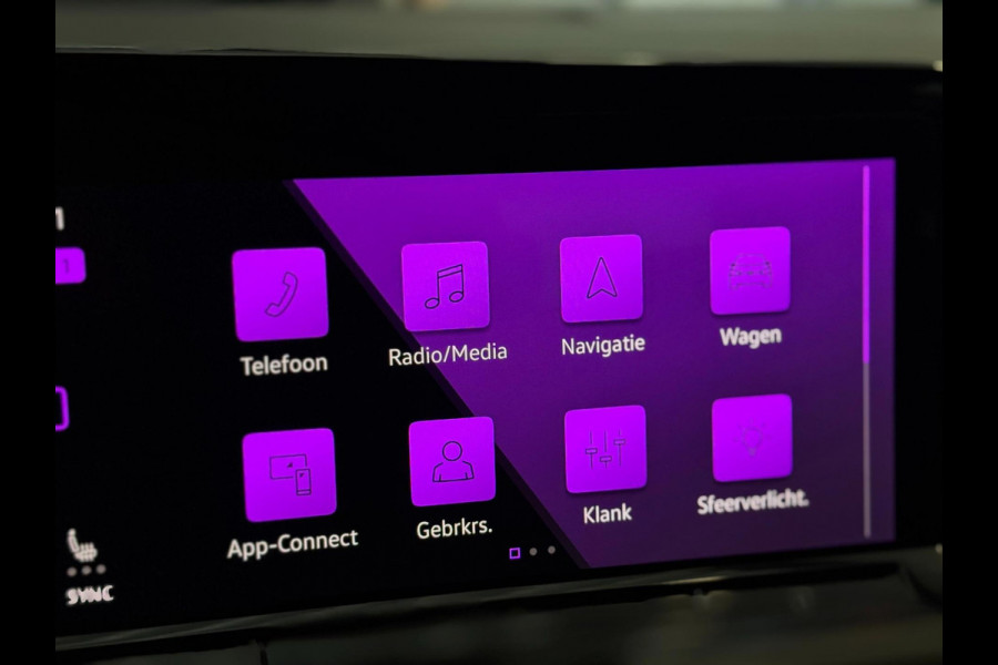 Volkswagen Golf 1.5 eTSI Style DSG | IQ LIGHT | CAMERA | SFEERVERLICHTING