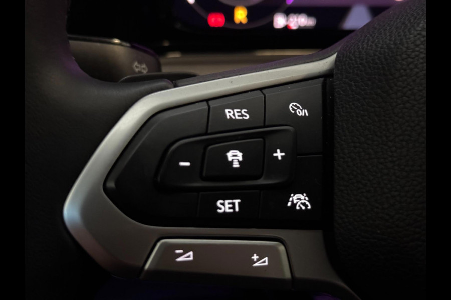 Volkswagen Golf 1.5 eTSI Style DSG | IQ LIGHT | CAMERA | SFEERVERLICHTING