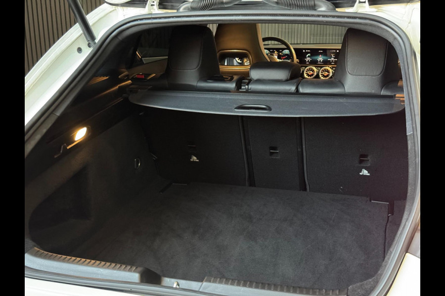 Mercedes-Benz CLA-Klasse Shooting Brake 250 4MATIC AMG | PANO | SFEER | HUD | BOMVOL!