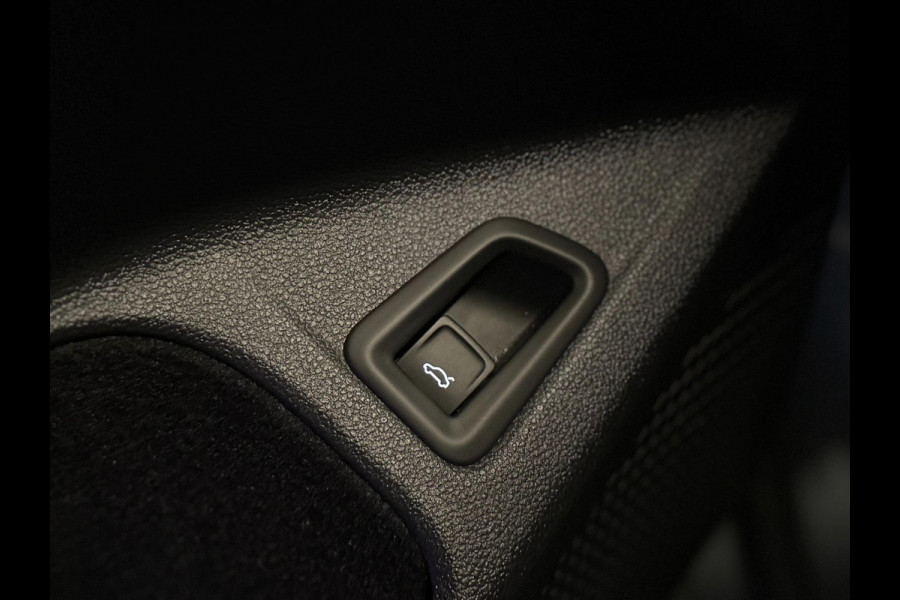 Volkswagen GOLF Variant 1.5 TSI R-Line | PANO | HARMAN KARDON | IQ LIGHT | VOL!