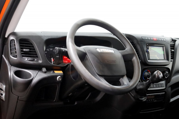 Iveco Daily 35C14 136pk Open Laadbak met laadklep en trekhaak 3500kg 10-2019