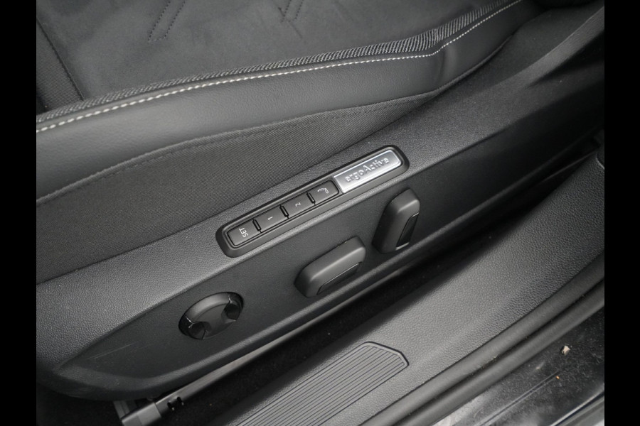 Volkswagen Golf 1.5 eHybrid 50 Edition Navigatie Camera Sideassist Stoelverwarming Carplay 186