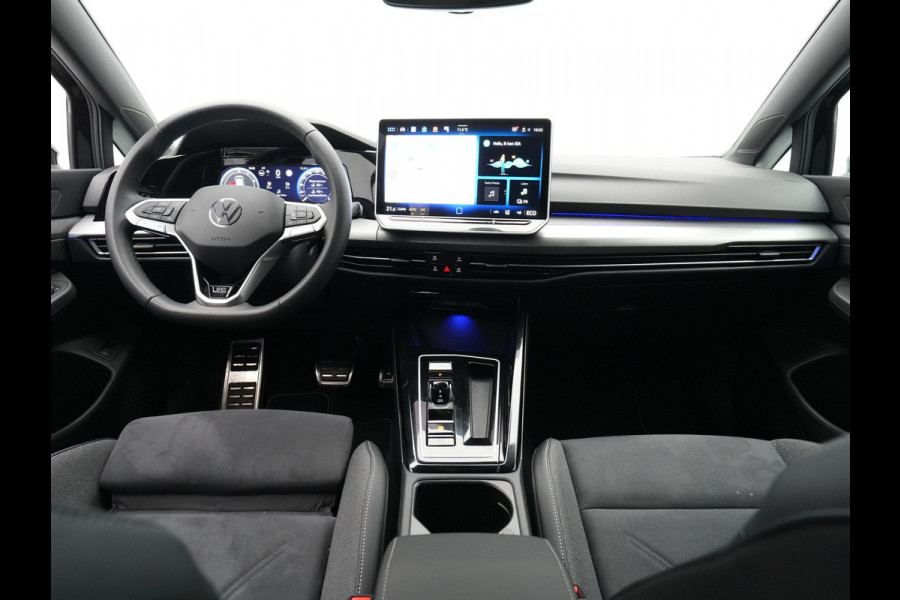 Volkswagen Golf 1.5 eHybrid 50 Edition Navigatie Camera Sideassist Stoelverwarming Carplay 186