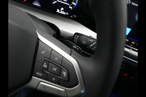 Volkswagen Golf 1.5 eHybrid 50 Edition Navigatie Camera Sideassist Stoelverwarming Carplay 186