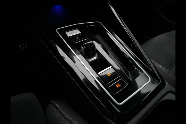 Volkswagen Golf 1.5 eHybrid 50 Edition Navigatie Camera Sideassist Stoelverwarming Carplay 186