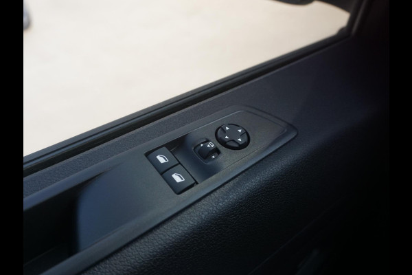 Opel Vivaro Electric L2 75 kWh | 0% rente | Apple Carplay | camera | parkeersensoren voor & achter | dodehoekwaarschuwing | Comfort tussenschot