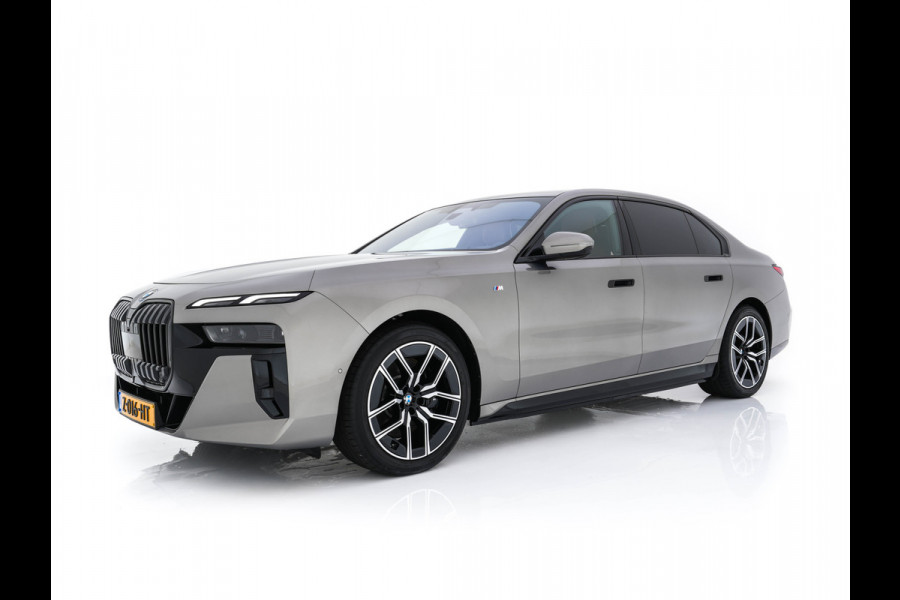 BMW i7 eDrive50 106 kWh M-Sportpack [ 3-Fase ] {SOH-97%} (INCL.BTW) *PANO | HEAD-UP | LUXURY-LEATHER | FULL-LED | BLIND-SPOT | BOWERS&WILKINS | MEMORY-PACK | TOP-VIEW | VENTILATED/HEATED-COMFORTSEATS | SOFT-CLOSE | WIDE-SREEN-DIGICOCKPIT | KEYLESS