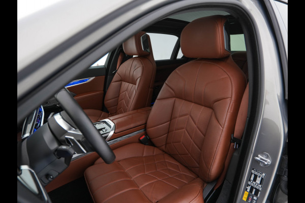 BMW i7 eDrive50 106 kWh M-Sportpack [ 3-Fase ] {SOH-97%} (INCL.BTW) *PANO | HEAD-UP | LUXURY-LEATHER | FULL-LED | BLIND-SPOT | BOWERS&WILKINS | MEMORY-PACK | TOP-VIEW | VENTILATED/HEATED-COMFORTSEATS | SOFT-CLOSE | WIDE-SREEN-DIGICOCKPIT | KEYLESS