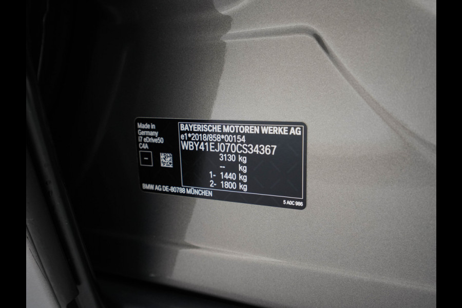 BMW i7 eDrive50 106 kWh M-Sportpack [ 3-Fase ] {SOH-97%} (INCL.BTW) *PANO | HEAD-UP | LUXURY-LEATHER | FULL-LED | BLIND-SPOT | BOWERS&WILKINS | MEMORY-PACK | TOP-VIEW | VENTILATED/HEATED-COMFORTSEATS | SOFT-CLOSE | WIDE-SREEN-DIGICOCKPIT | KEYLESS