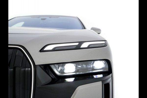 BMW i7 eDrive50 106 kWh M-Sportpack [ 3-Fase ] {SOH-97%} (INCL.BTW) *PANO | HEAD-UP | LUXURY-LEATHER | FULL-LED | BLIND-SPOT | BOWERS&WILKINS | MEMORY-PACK | TOP-VIEW | VENTILATED/HEATED-COMFORTSEATS | SOFT-CLOSE | WIDE-SREEN-DIGICOCKPIT | KEYLESS