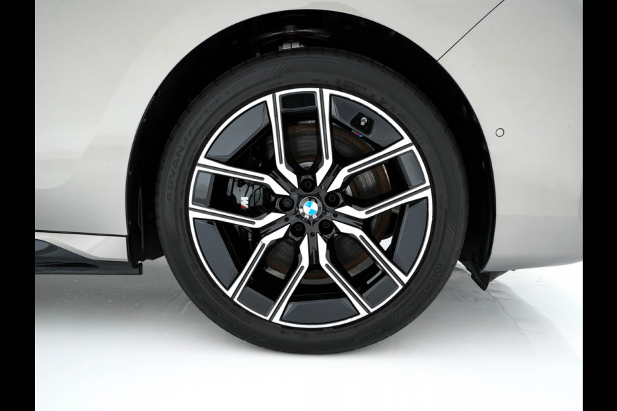 BMW i7 eDrive50 106 kWh M-Sportpack [ 3-Fase ] {SOH-97%} (INCL.BTW) *PANO | HEAD-UP | LUXURY-LEATHER | FULL-LED | BLIND-SPOT | BOWERS&WILKINS | MEMORY-PACK | TOP-VIEW | VENTILATED/HEATED-COMFORTSEATS | SOFT-CLOSE | WIDE-SREEN-DIGICOCKPIT | KEYLESS