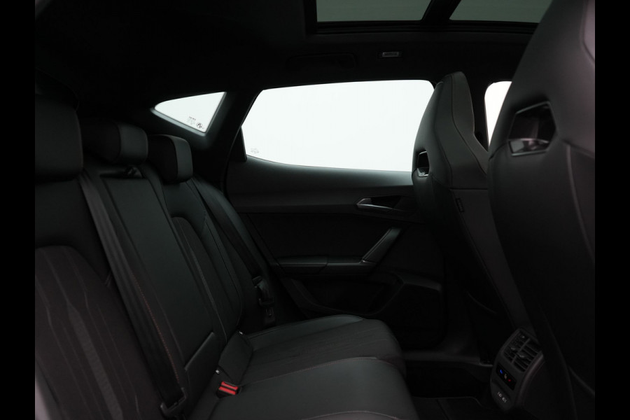 CUPRA Formentor 1.4 e-Hybrid VZ Copper Edition Plug In Hybrid 245pk Dealer O.H. PHEV | Panodak | Adaptive Cruise | Keyless | Sportstoelen Verwarmd | Virtual | 19"L.M | Sfeerverlichting |