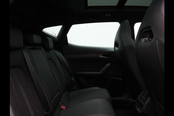 CUPRA Formentor 1.4 e-Hybrid VZ Copper Edition Plug In Hybrid 245pk Dealer O.H. PHEV | Panodak | Adaptive Cruise | Keyless | Sportstoelen Verwarmd | Virtual | 19"L.M | Sfeerverlichting |