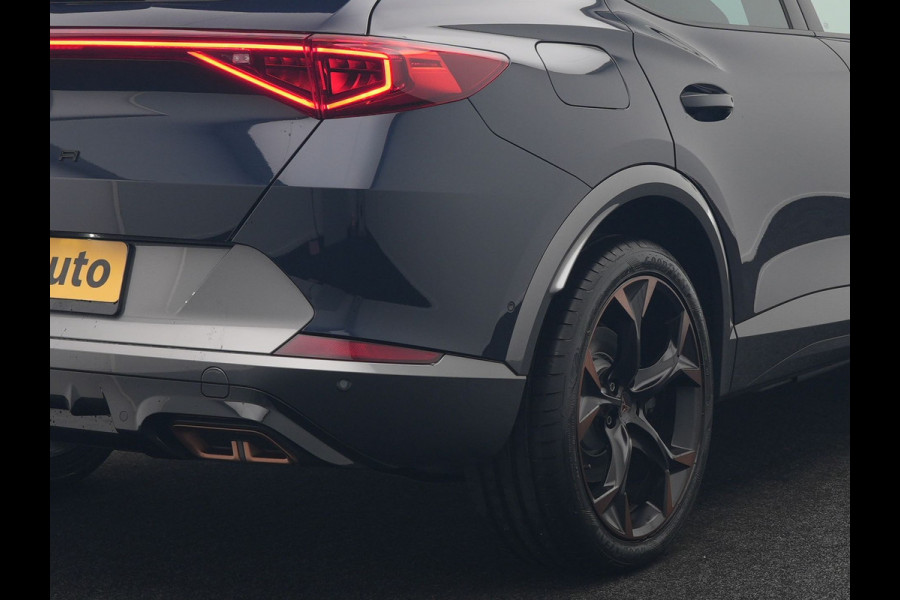 CUPRA Formentor 1.4 e-Hybrid VZ Copper Edition Plug In Hybrid 245pk Dealer O.H. PHEV | Panodak | Adaptive Cruise | Keyless | Sportstoelen Verwarmd | Virtual | 19"L.M | Sfeerverlichting |