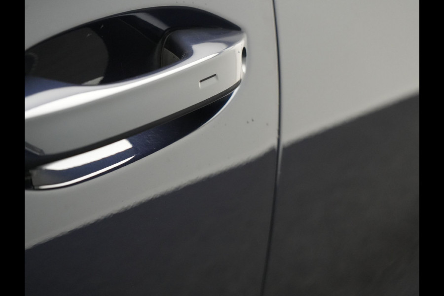 CUPRA Formentor 1.4 e-Hybrid VZ Copper Edition Plug In Hybrid 245pk Dealer O.H. PHEV | Panodak | Adaptive Cruise | Keyless | Sportstoelen Verwarmd | Virtual | 19"L.M | Sfeerverlichting |