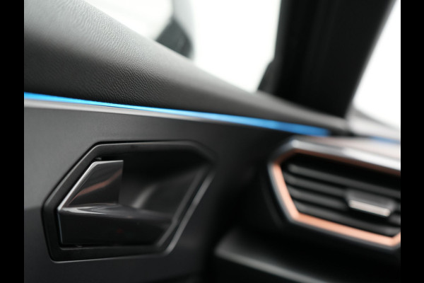 CUPRA Formentor 1.4 e-Hybrid VZ Copper Edition Plug In Hybrid 245pk Dealer O.H. PHEV | Panodak | Adaptive Cruise | Keyless | Sportstoelen Verwarmd | Virtual | 19"L.M | Sfeerverlichting |