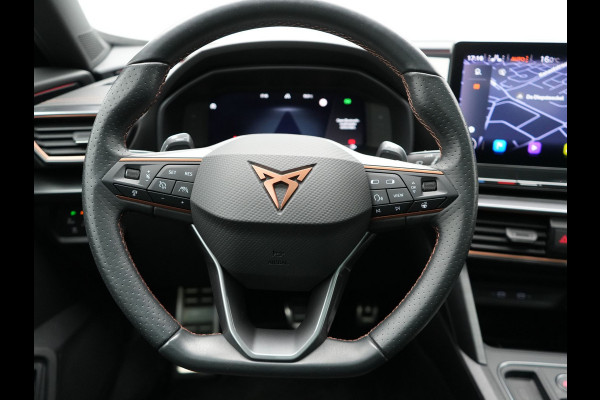 CUPRA Formentor 1.4 e-Hybrid VZ Copper Edition Plug In Hybrid 245pk Dealer O.H. PHEV | Panodak | Adaptive Cruise | Keyless | Sportstoelen Verwarmd | Virtual | 19"L.M | Sfeerverlichting |