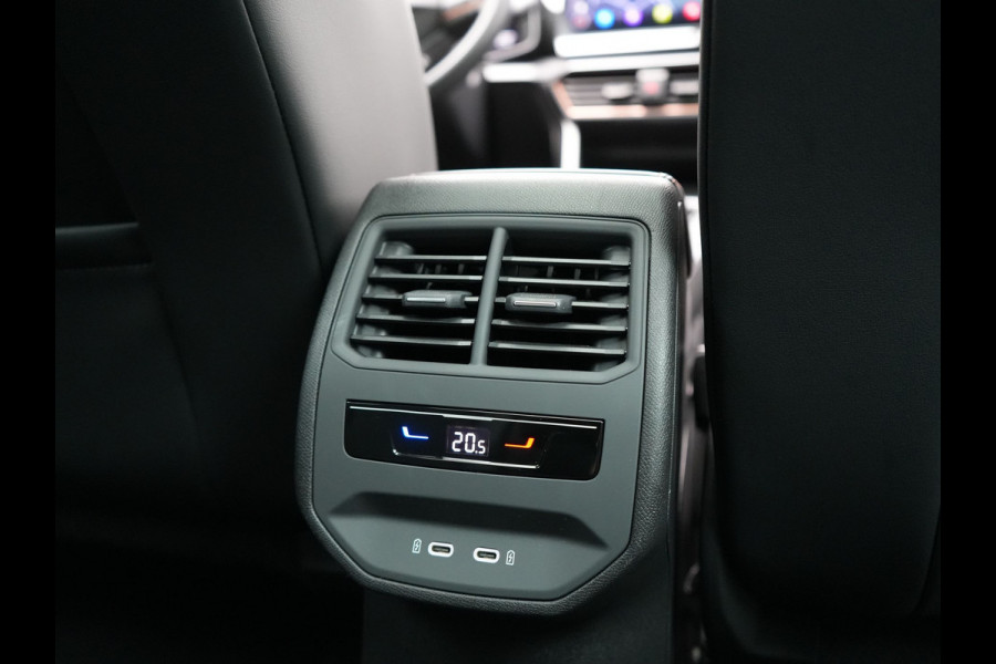 CUPRA Formentor 1.4 e-Hybrid VZ Copper Edition Plug In Hybrid 245pk Dealer O.H. PHEV | Panodak | Adaptive Cruise | Keyless | Sportstoelen Verwarmd | Virtual | 19"L.M | Sfeerverlichting |