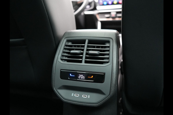 CUPRA Formentor 1.4 e-Hybrid VZ Copper Edition Plug In Hybrid 245pk Dealer O.H. PHEV | Panodak | Adaptive Cruise | Keyless | Sportstoelen Verwarmd | Virtual | 19"L.M | Sfeerverlichting |