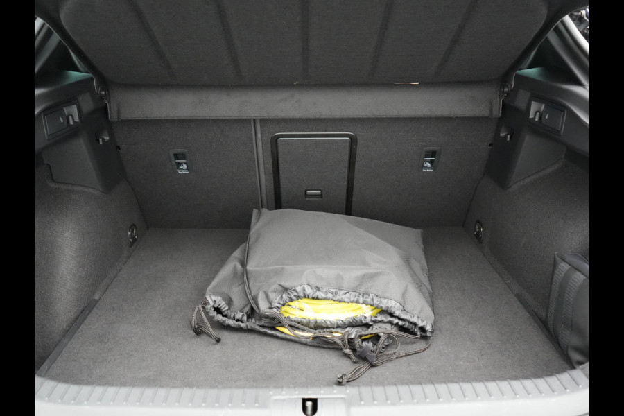 CUPRA Formentor 1.4 e-Hybrid VZ Copper Edition Plug In Hybrid 245pk Dealer O.H. PHEV | Panodak | Adaptive Cruise | Keyless | Sportstoelen Verwarmd | Virtual | 19"L.M | Sfeerverlichting |