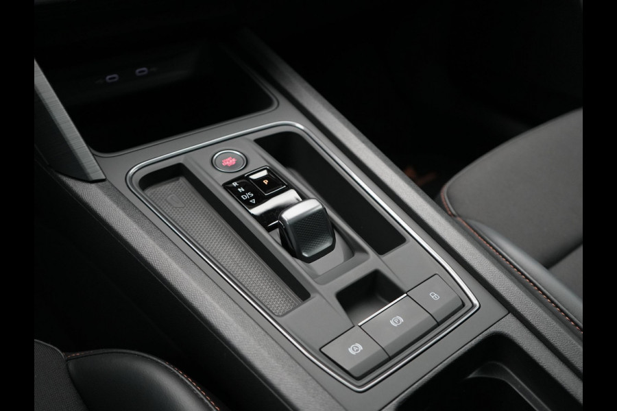 CUPRA Formentor 1.4 e-Hybrid VZ Copper Edition Plug In Hybrid 245pk Dealer O.H. PHEV | Panodak | Adaptive Cruise | Keyless | Sportstoelen Verwarmd | Virtual | 19"L.M | Sfeerverlichting |