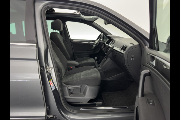 Volkswagen Tiguan 1.5 TSI Comfortline Business (INCL.BTW) *PANO | FULL-LED | ADAPTIVE-CRUISE | DIGI-COCKPIT | HEATED-COMFORTSEATS | NAV-FULLMAP | DAB+ | ECC | PDC | 19''ALU | TOWBAR*