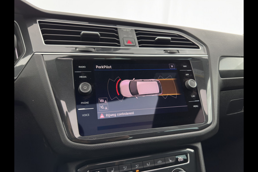 Volkswagen Tiguan 1.5 TSI Comfortline Business (INCL.BTW) *PANO | FULL-LED | ADAPTIVE-CRUISE | DIGI-COCKPIT | HEATED-COMFORTSEATS | NAV-FULLMAP | DAB+ | ECC | PDC | 19''ALU | TOWBAR*