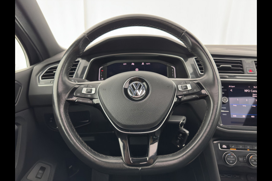 Volkswagen Tiguan 1.5 TSI Comfortline Business (INCL.BTW) *PANO | FULL-LED | ADAPTIVE-CRUISE | DIGI-COCKPIT | HEATED-COMFORTSEATS | NAV-FULLMAP | DAB+ | ECC | PDC | 19''ALU | TOWBAR*
