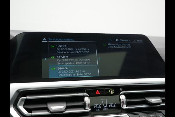BMW 3 Serie Touring 330e xDrive M Sport Plug In Hybrid 293pk Dealer O.H. PHEV | Trekhaak Af Fabriek | Panodak | Harman & Kardon | Adaptief Onderstel | Camera | Alcantara Sportstoelen Verwarmd | Sfeerverlichting | Apple Carplay | Stuur Verwarmd | Navigatie | DAB |