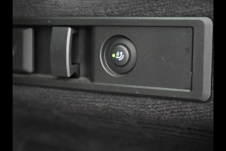 BMW 3 Serie Touring 330e xDrive M Sport Plug In Hybrid 293pk Dealer O.H. PHEV | Trekhaak Af Fabriek | Panodak | Harman & Kardon | Adaptief Onderstel | Camera | Alcantara Sportstoelen Verwarmd | Sfeerverlichting | Apple Carplay | Stuur Verwarmd | Navigatie | DAB |