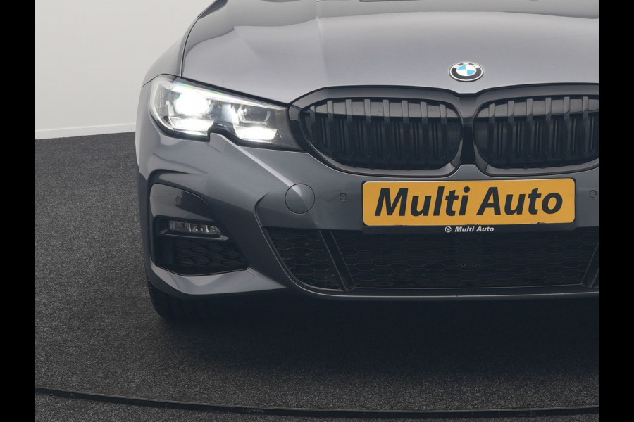 BMW 3 Serie Touring 330e xDrive M Sport Plug In Hybrid 293pk Dealer O.H. PHEV | Trekhaak Af Fabriek | Panodak | Harman & Kardon | Adaptief Onderstel | Camera | Alcantara Sportstoelen Verwarmd | Sfeerverlichting | Apple Carplay | Stuur Verwarmd | Navigatie | DAB |
