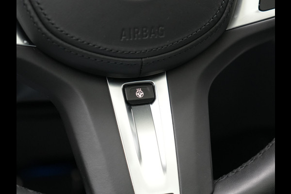 BMW 3 Serie Touring 330e xDrive M Sport Plug In Hybrid 293pk Dealer O.H. PHEV | Trekhaak Af Fabriek | Panodak | Harman & Kardon | Adaptief Onderstel | Camera | Alcantara Sportstoelen Verwarmd | Sfeerverlichting | Apple Carplay | Stuur Verwarmd | Navigatie | DAB |