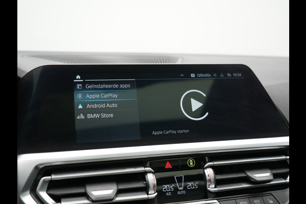 BMW 3 Serie Touring 330e xDrive M Sport Plug In Hybrid 293pk Dealer O.H. PHEV | Trekhaak Af Fabriek | Panodak | Harman & Kardon | Adaptief Onderstel | Camera | Alcantara Sportstoelen Verwarmd | Sfeerverlichting | Apple Carplay | Stuur Verwarmd | Navigatie | DAB |