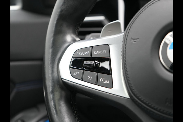 BMW 3 Serie Touring 330e xDrive M Sport Plug In Hybrid 293pk Dealer O.H. PHEV | Trekhaak Af Fabriek | Panodak | Harman & Kardon | Adaptief Onderstel | Camera | Alcantara Sportstoelen Verwarmd | Sfeerverlichting | Apple Carplay | Stuur Verwarmd | Navigatie | DAB |
