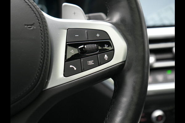 BMW 3 Serie Touring 330e xDrive M Sport Plug In Hybrid 293pk Dealer O.H. PHEV | Trekhaak Af Fabriek | Panodak | Harman & Kardon | Adaptief Onderstel | Camera | Alcantara Sportstoelen Verwarmd | Sfeerverlichting | Apple Carplay | Stuur Verwarmd | Navigatie | DAB |