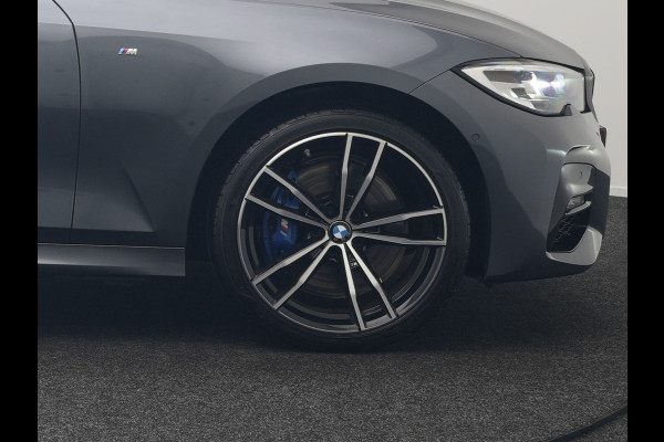 BMW 3 Serie Touring 330e xDrive M Sport Plug In Hybrid 293pk Dealer O.H. PHEV | Trekhaak Af Fabriek | Panodak | Harman & Kardon | Adaptief Onderstel | Camera | Alcantara Sportstoelen Verwarmd | Sfeerverlichting | Apple Carplay | Stuur Verwarmd | Navigatie | DAB |