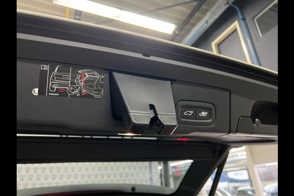 Volvo XC60 2.0 Recharge T8 AWD R-Design/PANO/LUCHTVERING/TREKHAAK/360CAM/PILOT ASIST/MEMORY