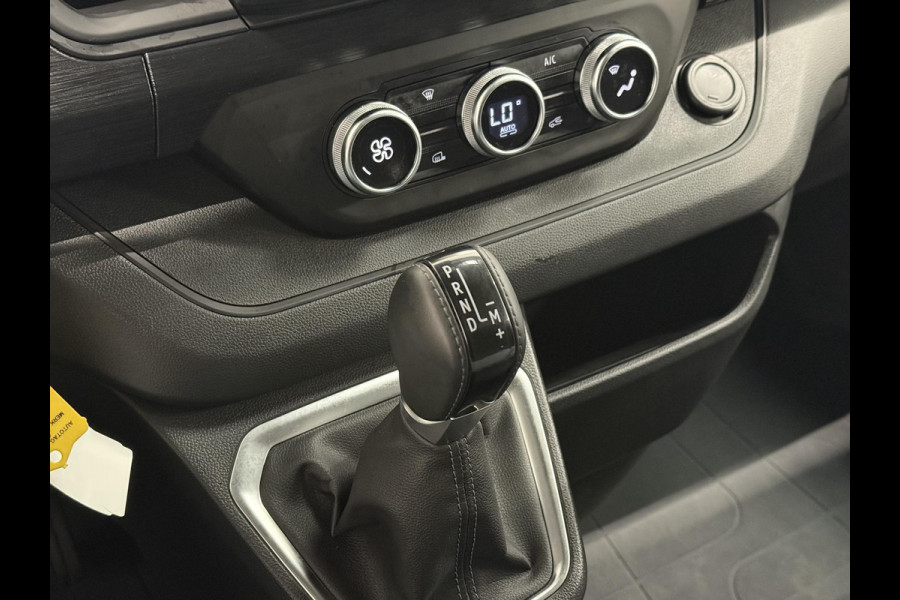 Renault Trafic 2.0 Blue dCi 150 EDC T30 L2H1 Advance Navigatie Airco Lichtmetalen velgen Betimmering Trekhaak Camera Parkeer sensoren Dab