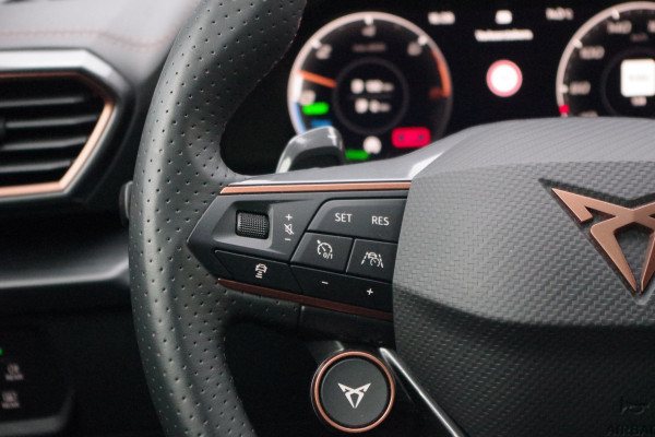 CUPRA Formentor 1.4 e-Hybrid VZ 245 PK Performance PHEV, Trekhaak, Stuur-Startknop, Memory, Winterpakket, Carplay