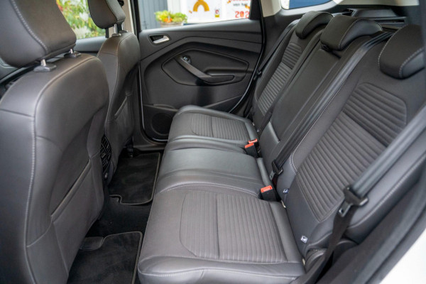 Ford Kuga 1.5 EcoBoost Titanium|Prijs rijklaar incl. 12 mnd garantie| Trekhaak Navi PDC Stoel en stuurverwarming Carplay