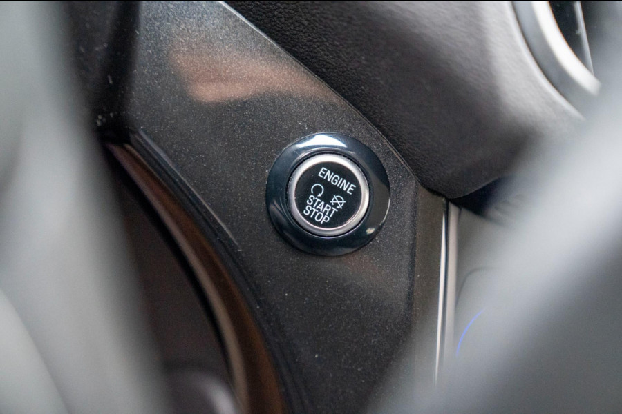 Ford Kuga 1.5 EcoBoost Titanium|Prijs rijklaar incl. 12 mnd garantie| Trekhaak Navi PDC Stoel en stuurverwarming Carplay