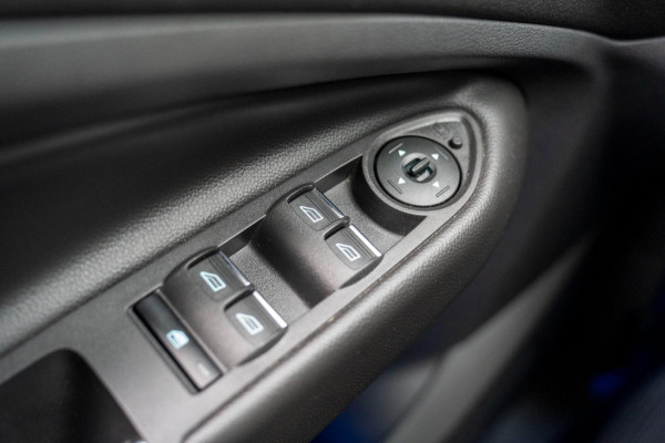 Ford Kuga 1.5 EcoBoost Titanium|Prijs rijklaar incl. 12 mnd garantie| Trekhaak Navi PDC Stoel en stuurverwarming Carplay