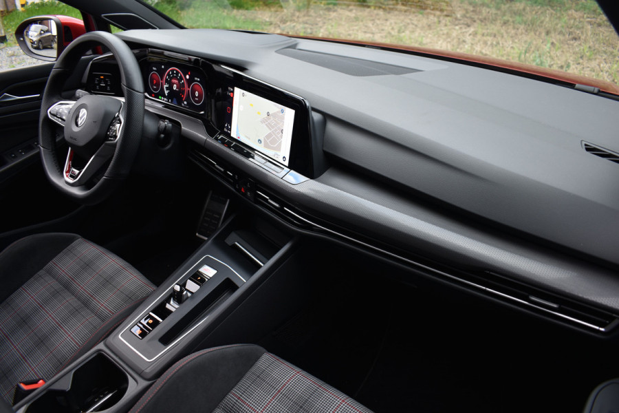Volkswagen Golf GTI 2.0 TSI 245PK DSG GTI-SPORT HARMANN-KARDON/IQ-LIGHT/PANORAMADAK