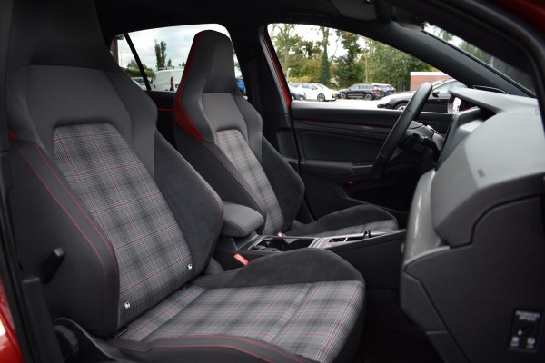 Volkswagen Golf GTI 2.0 TSI 245PK DSG GTI-SPORT HARMANN-KARDON/IQ-LIGHT/PANORAMADAK