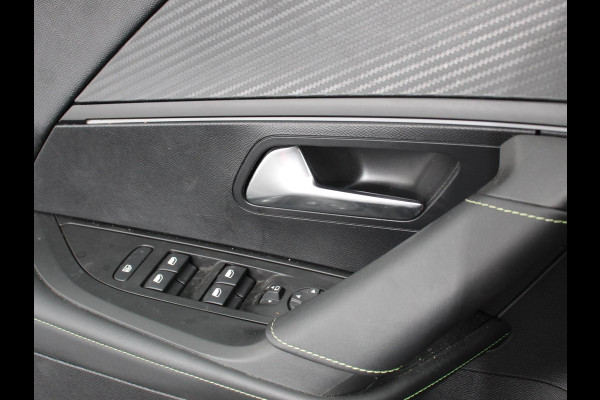 Peugeot 2008 1.2 PureTech 130 GT Cimate control Cruise control LED Achteruitrij camera Navigatie Parkeersensor achter Lichtmetalen velgen Led Dab