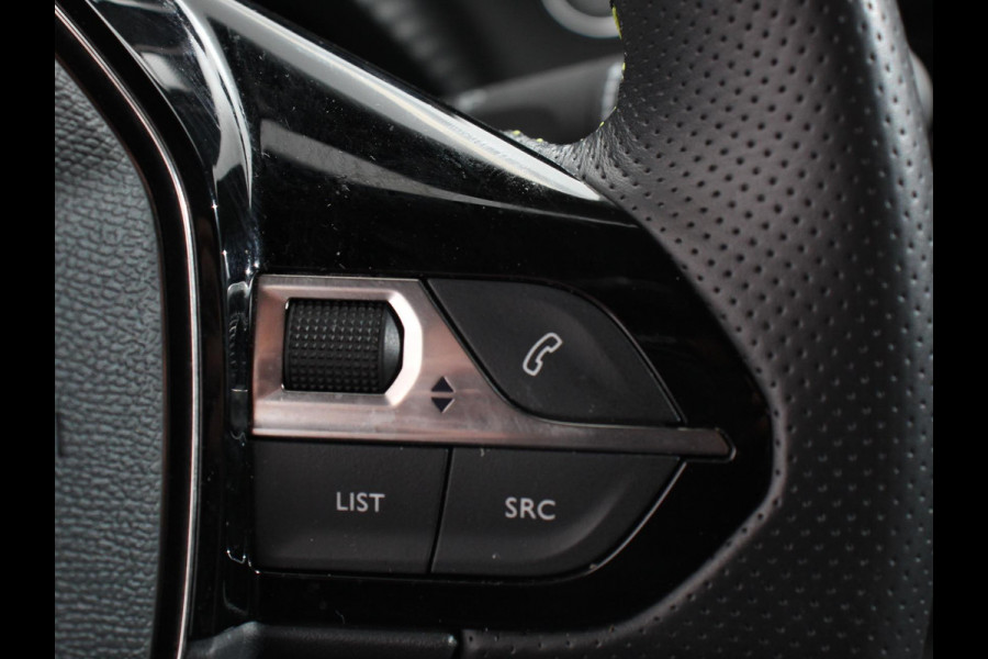 Peugeot 2008 1.2 PureTech 130 GT Cimate control Cruise control LED Achteruitrij camera Navigatie Parkeersensor achter Lichtmetalen velgen Led Dab