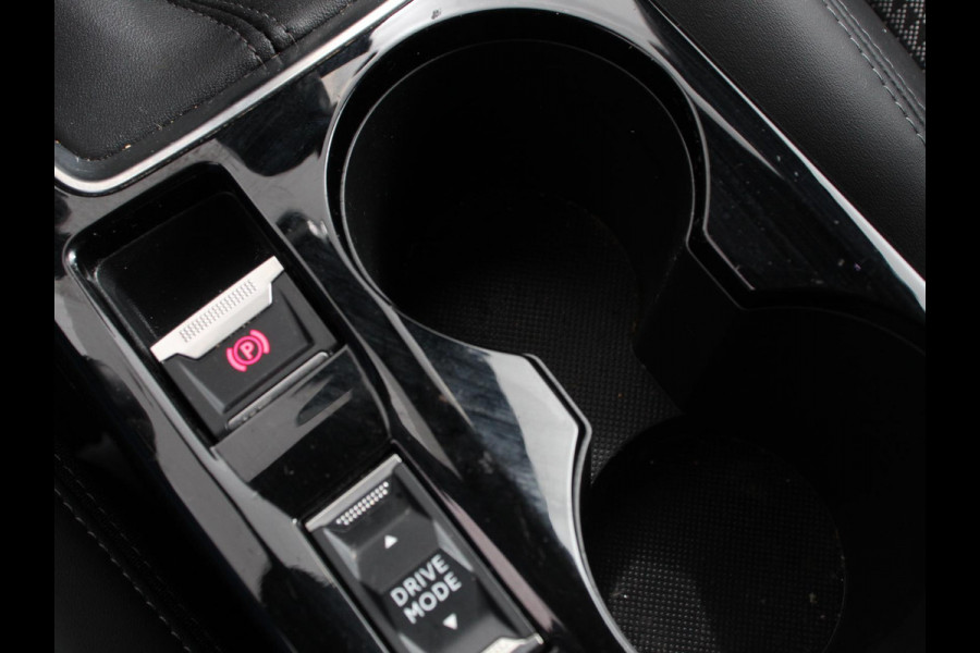 Peugeot 2008 1.2 PureTech 130 GT Cimate control Cruise control LED Achteruitrij camera Navigatie Parkeersensor achter Lichtmetalen velgen Led Dab