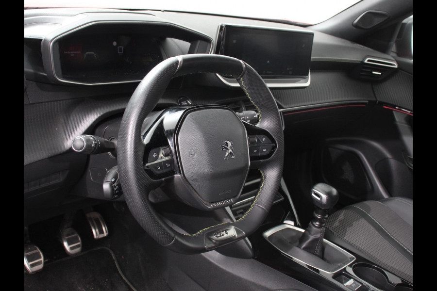 Peugeot 2008 1.2 PureTech 130 GT Cimate control Cruise control LED Achteruitrij camera Navigatie Parkeersensor achter Lichtmetalen velgen Led Dab