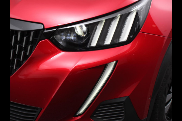 Peugeot 2008 1.2 PureTech 130 GT Cimate control Cruise control LED Achteruitrij camera Navigatie Parkeersensor achter Lichtmetalen velgen Led Dab
